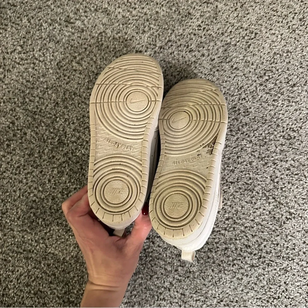 Big Kids NIKE COURT 2.5 White Sneakers Retail $60